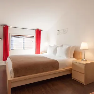 Du Village Bbv Bed & Breakfast