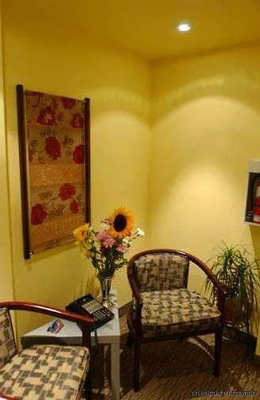 Anne Ma Soeur Anne Hotel Studio Montreal