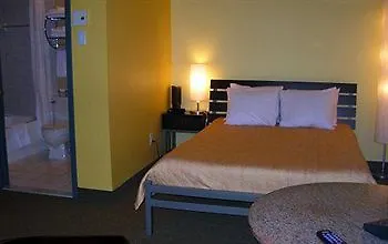 Anne Ma Soeur Anne Hotel Studio Montreal
